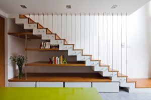 Phong thủy cầu thang có thể được cải thiện bằng cách trang trí lại ngôi nhà