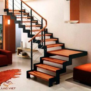 Cầu thang màu cam đỏ ấn tượng
